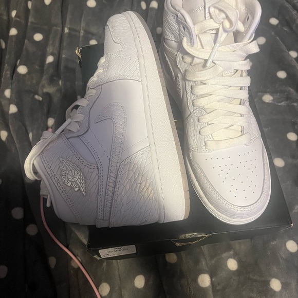 Air Jordan 1 Heiress size 5Y - Picture 4 of 7